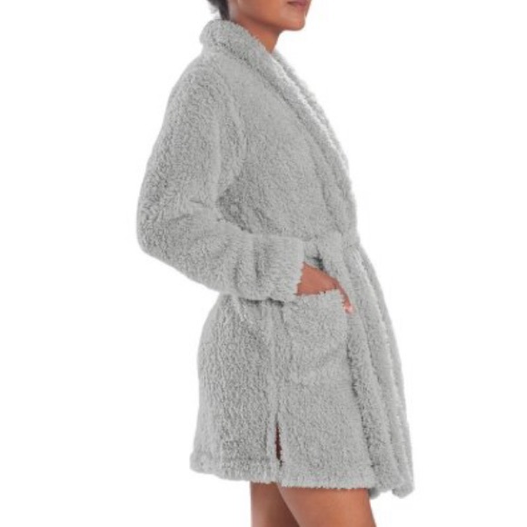 NWT Natori Plush Silver/Gray Short Eyelash Robe XS - Picture 3 of 12